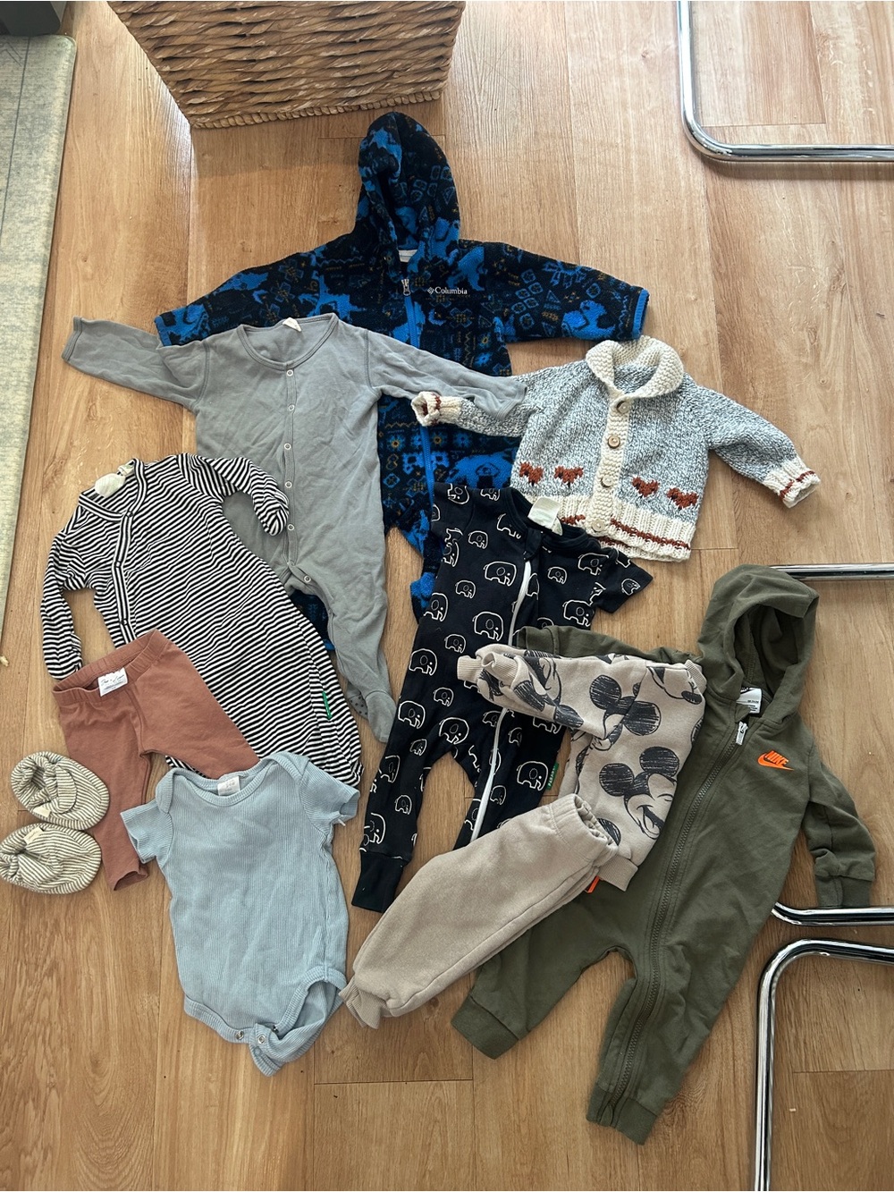 Name brand clothing lot 0-9 months
